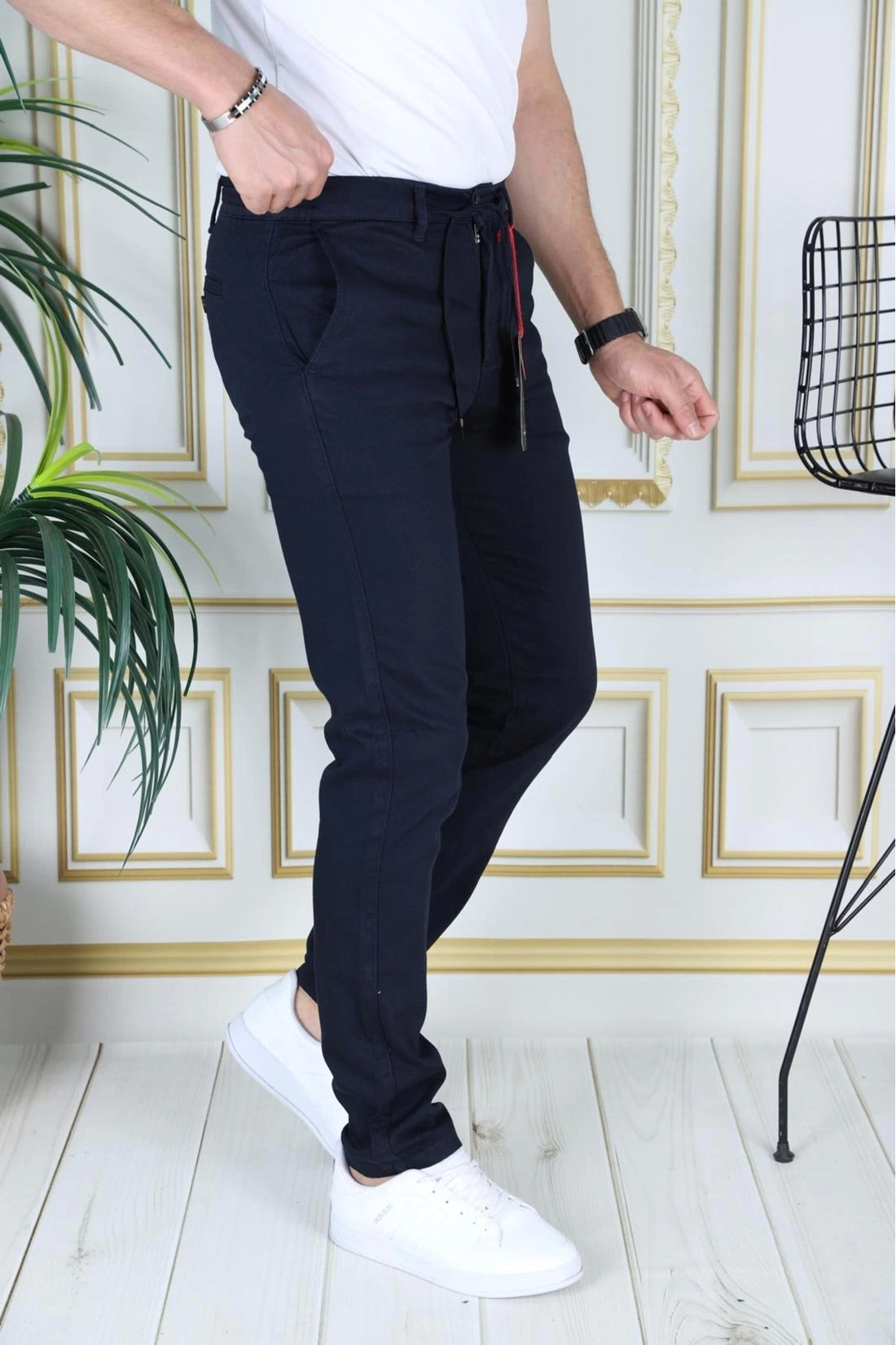 Erkek Lacivert Slim Fit Esnek Likralı Armürlü Keten Bağcıklı Kemerli Beli Lastikli Şık Pantolon